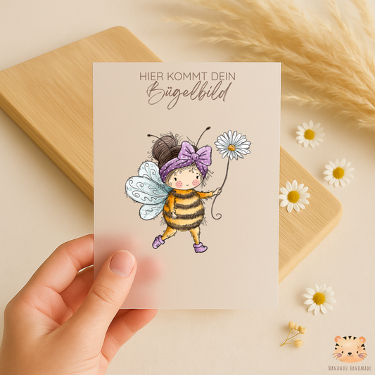 Vorbestellung: Bügelbild Bienenmadele